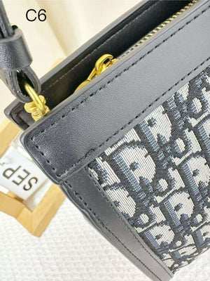 Elegant Jacquard Handbag